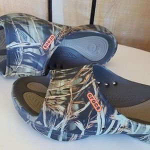 Crocs camo waterproof slip on sandal